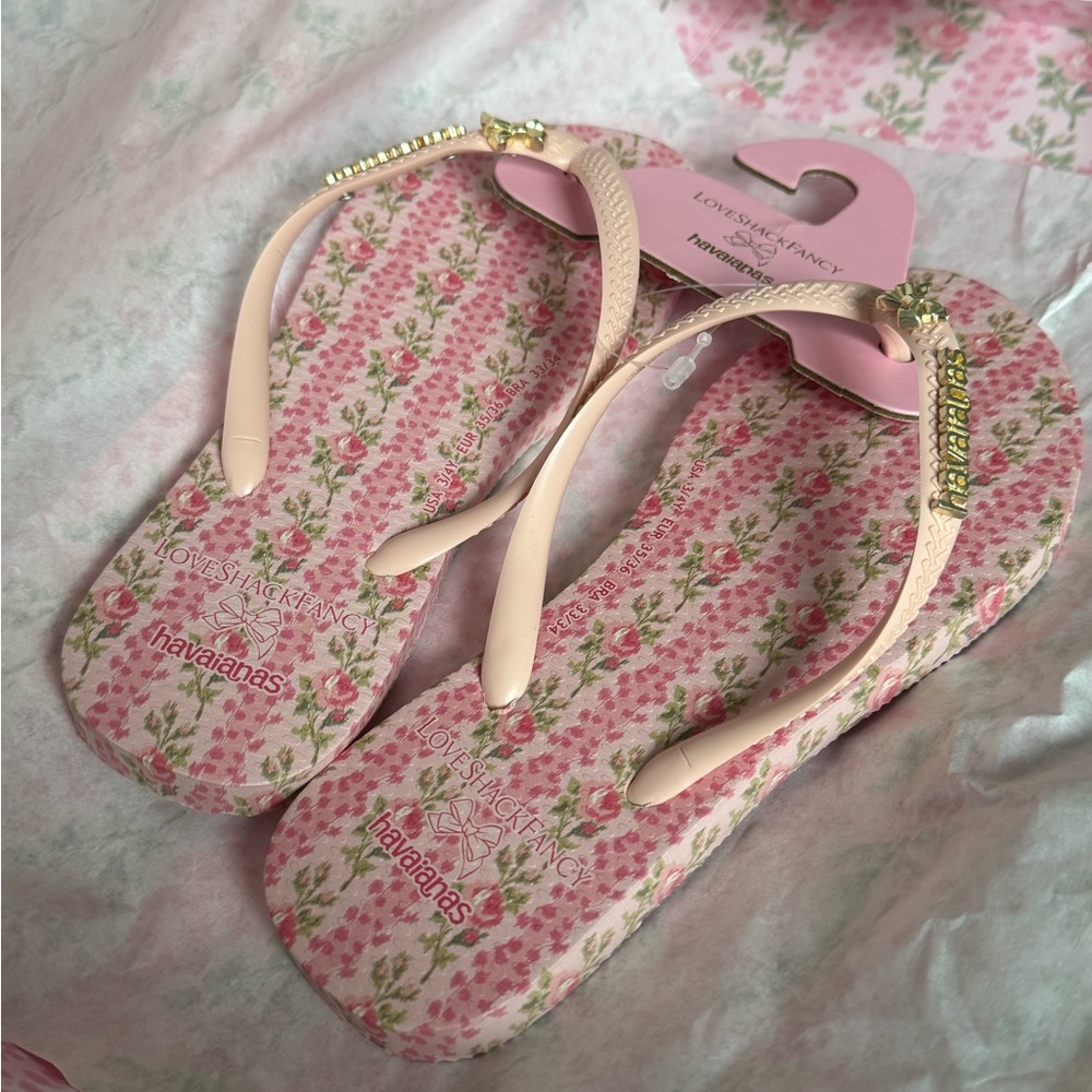 LoveShackFancy Havaianas Pink Rose Pattern Flip Flops SIZE 3/4Y